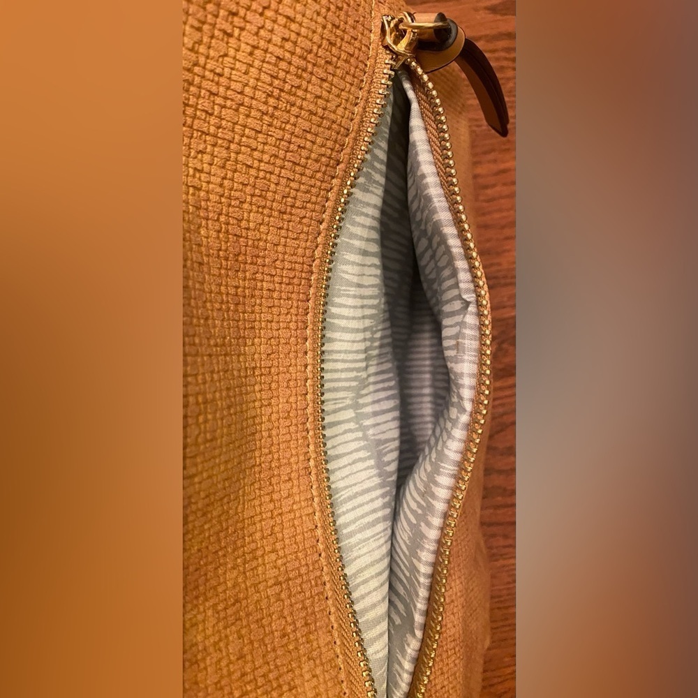 Convertible Handbag Shoulder Backpack Handles Pockets Faux Leather New - Picture 4 of 5